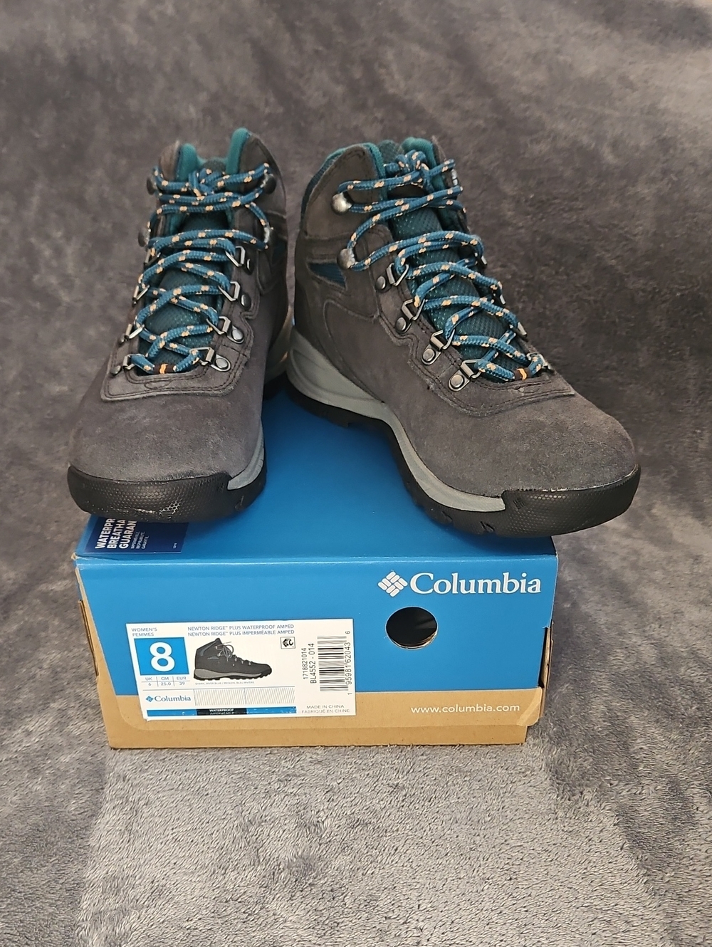Columbia Women's Gray Suede Hiking Boots with Teal Accents, New In Box, Size 8